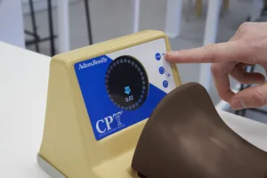 Digital Cricoid Pressure Trainer®, Dark