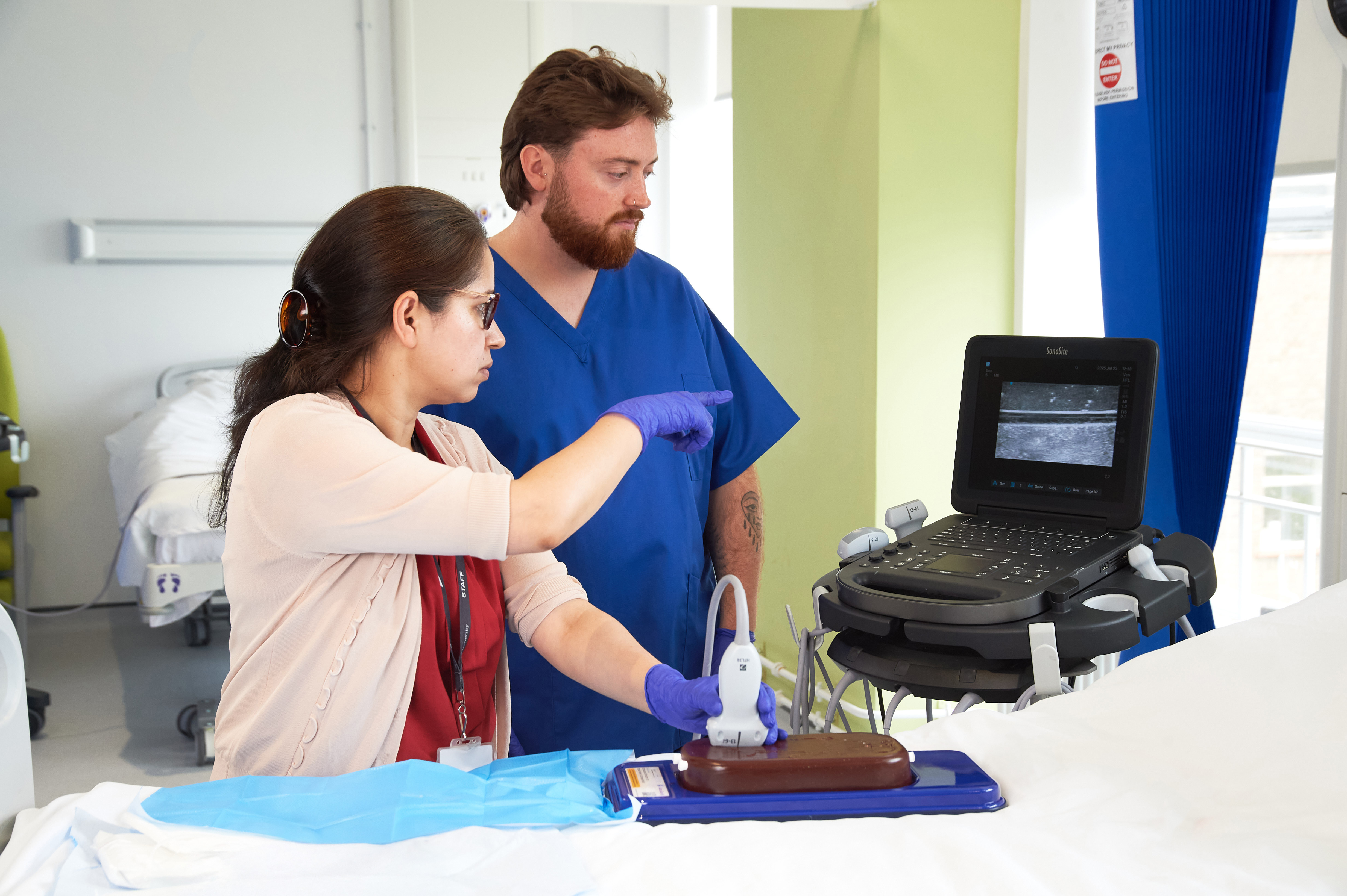 Ultrasound Simulator with 2 Central Lines, Dark