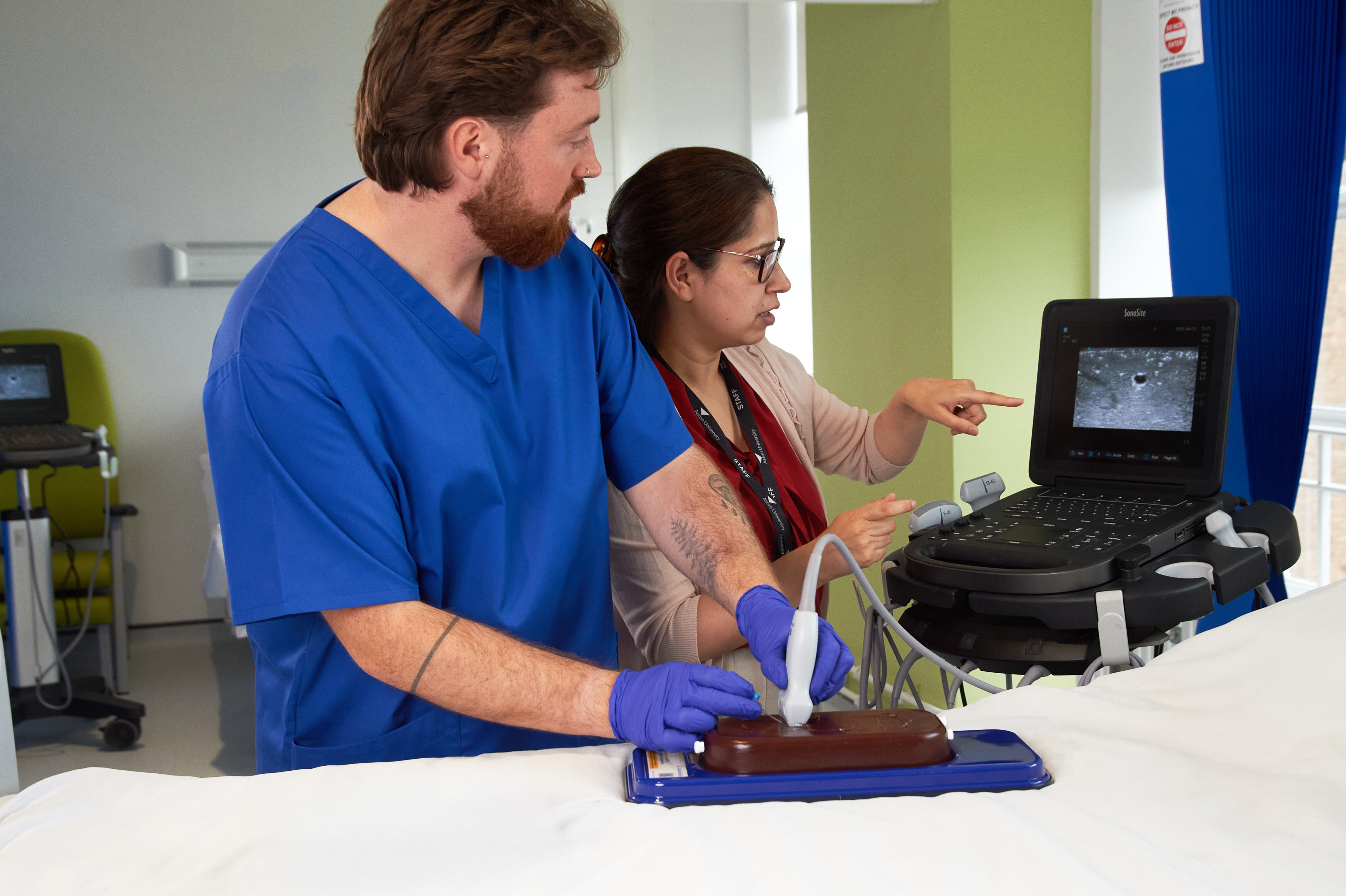 Ultrasound Simulator with 4 Central Lines, Dark